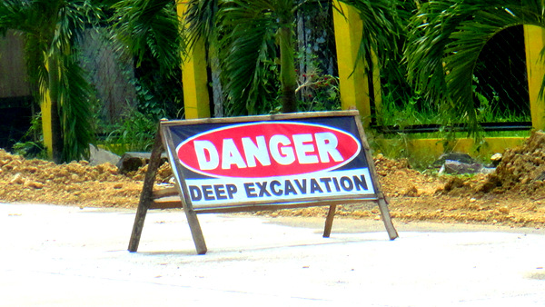 DANGER excavation