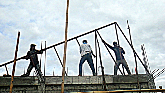 Our crew raises the trusses