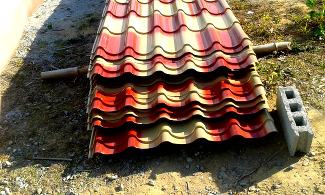 multi-colored roof in the Philippines