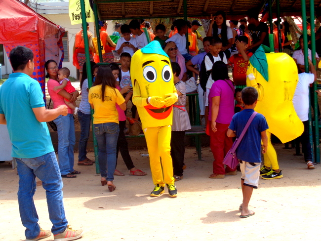 Mango Mascots at Manggahan 2015