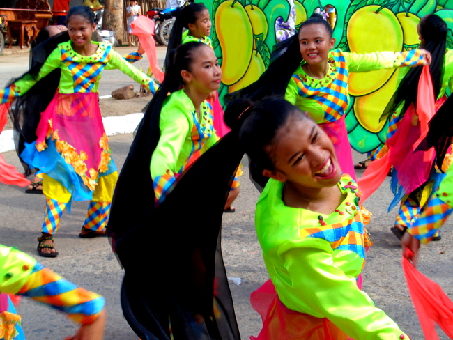 they love to dance at Manggahan