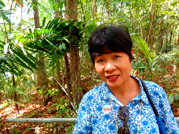 My lovely asawa at Tarsier Sanctuary