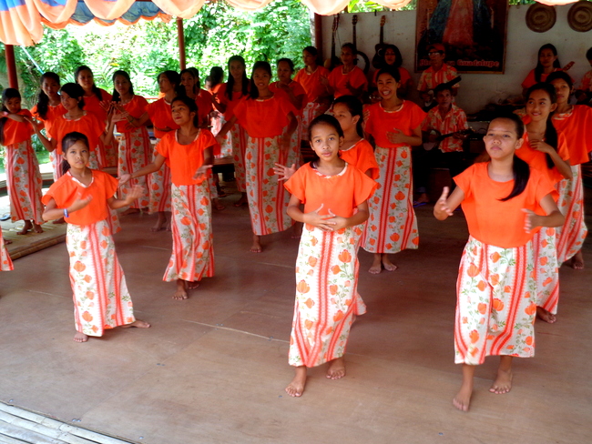 traditional dance group on the loboc river