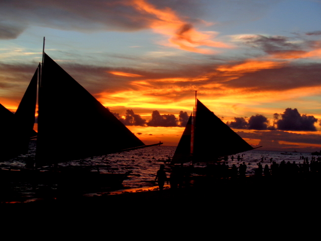 stunning sunset at boracay