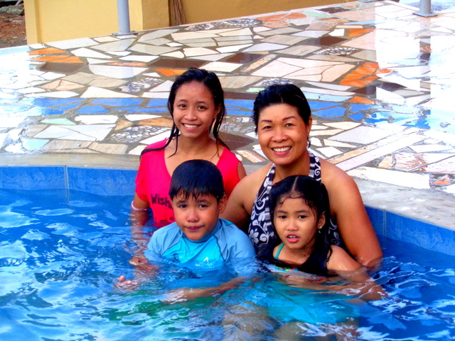 merecal, nephew, niece, asawa in swimming pool