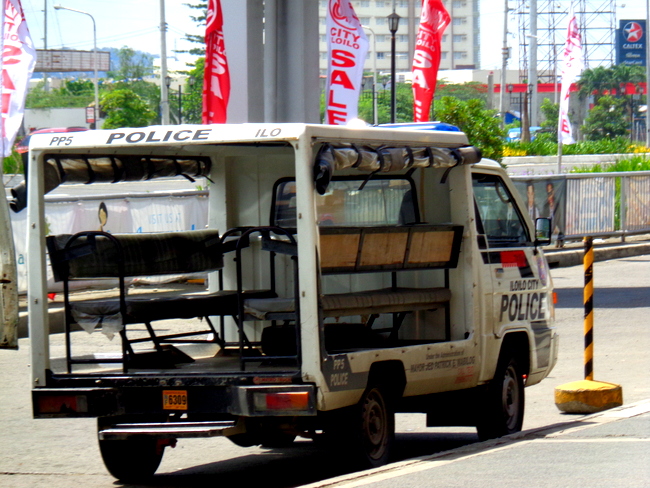 Iloilo police sm city