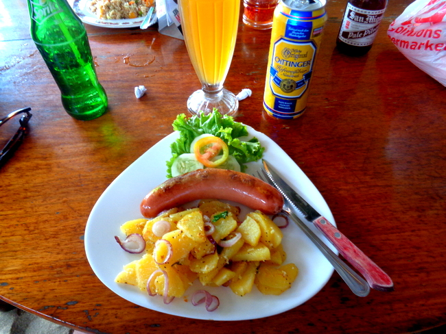 tasty-bratwurst-fried-potatoes-marbers-el-nido-palawan