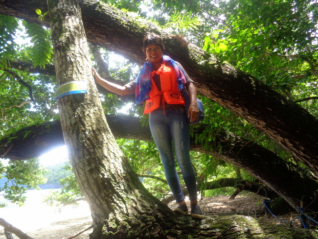 up-in-a-tree-my-lovely-asawa-puerto-princesa-underground-river