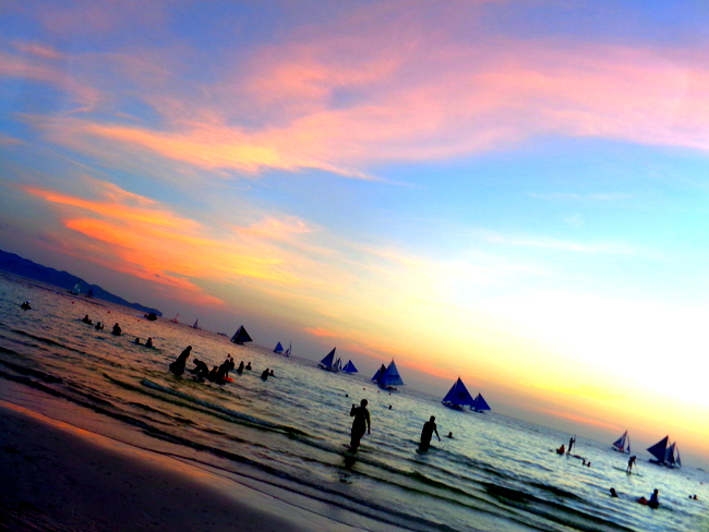 stunning sunsets in boracay